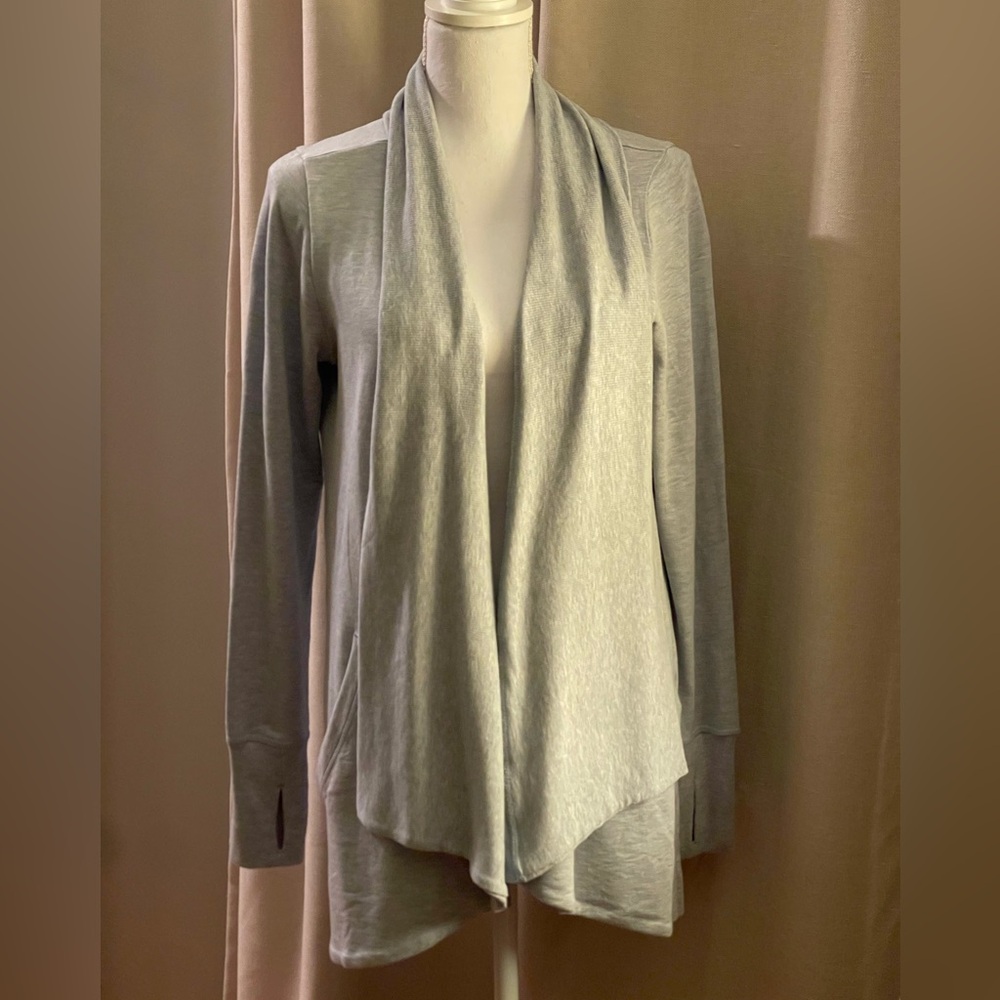 Athleta Pranayama Restore Wrap Heathered Heather  Blue Size M Open Front Soft!